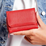 Červená dámská peněženka z ekokože